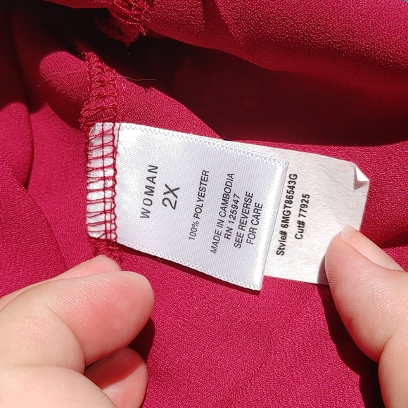 Maroon 3/4 bell sleeve pearl accent blouse - Picture 7 of 8